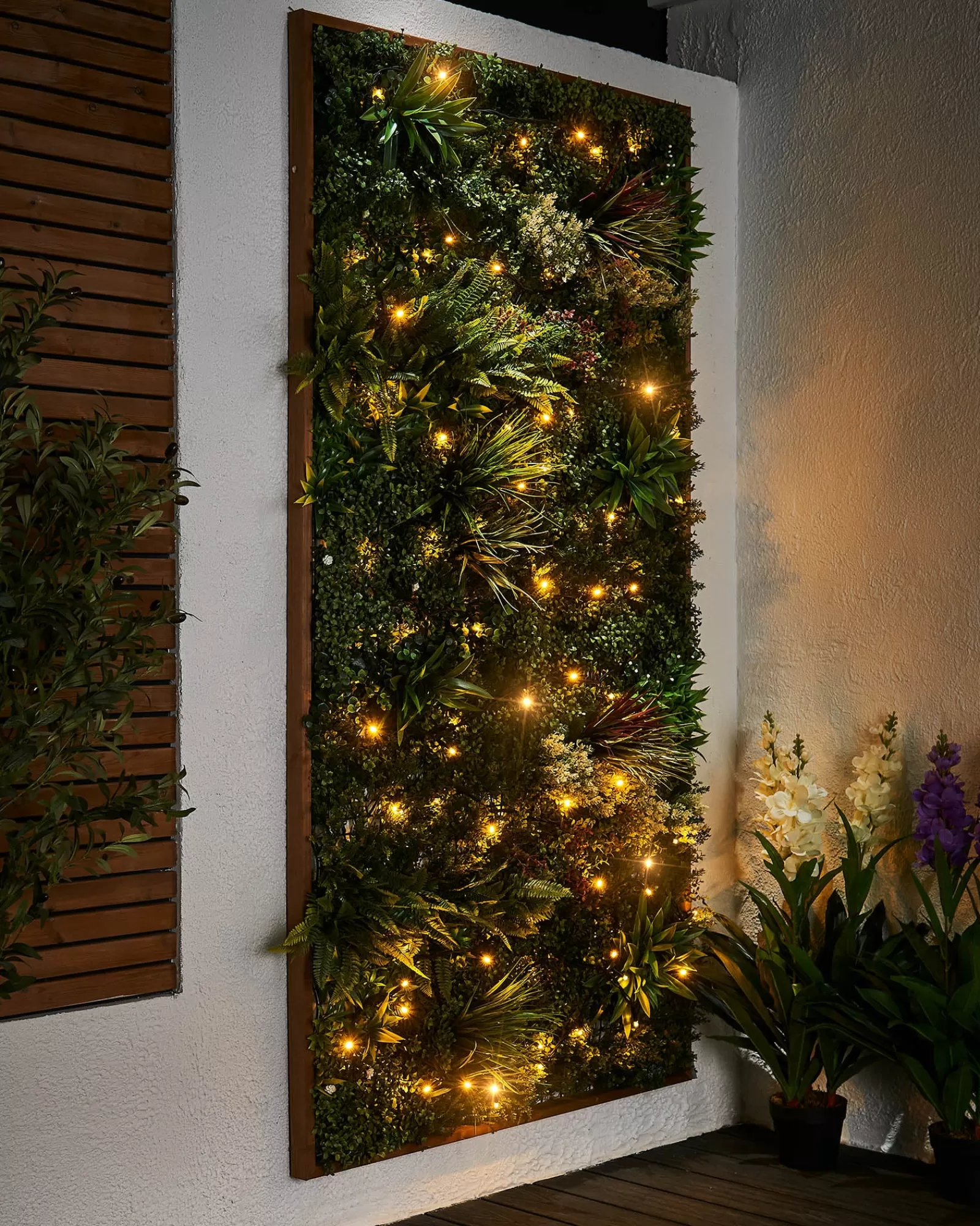 WeRChristmas Link Pro | Fairy Lights^LINK PRO Twinkle LED String Lights, Black Cable, Warm White