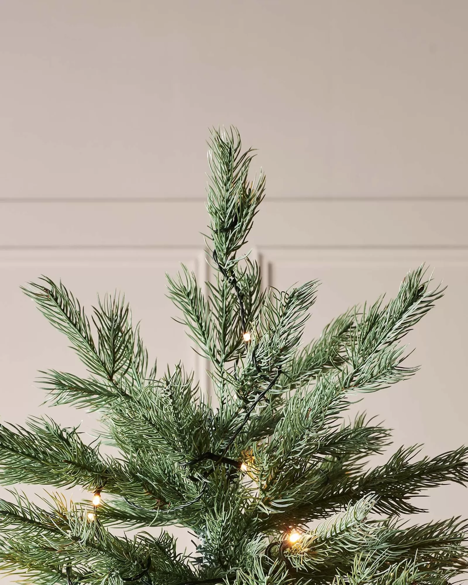 WeRChristmas Premium Christmas Trees | Pre Lit Christmas Trees^Pre-Lit Colorado Blue Spruce Christmas Tree, 6 Ft