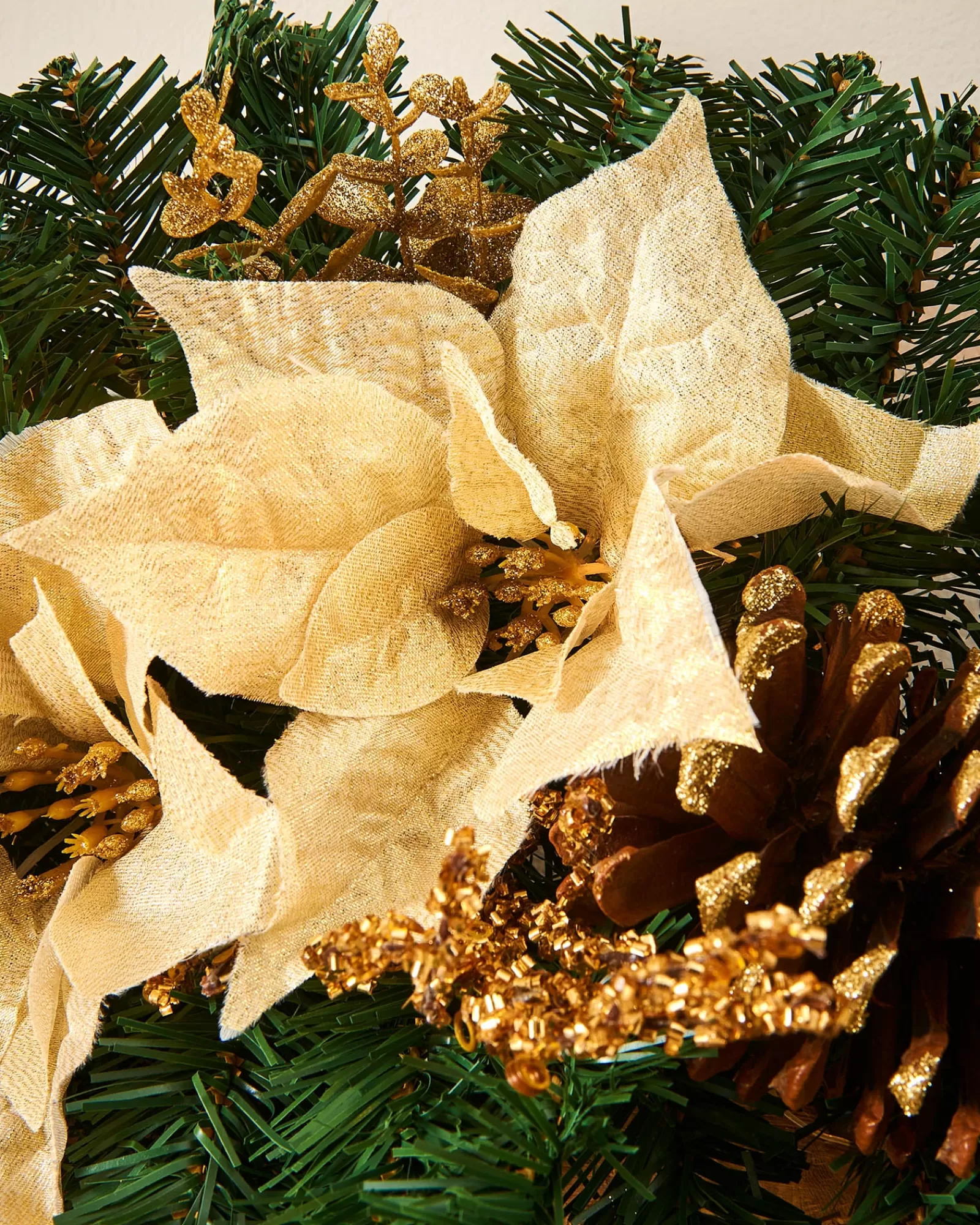 WeRChristmas Decorated Garlands | Pre Lit Garlands^Pre-Lit Decorated Arch Garland, Cream/Gold, 3 Ft