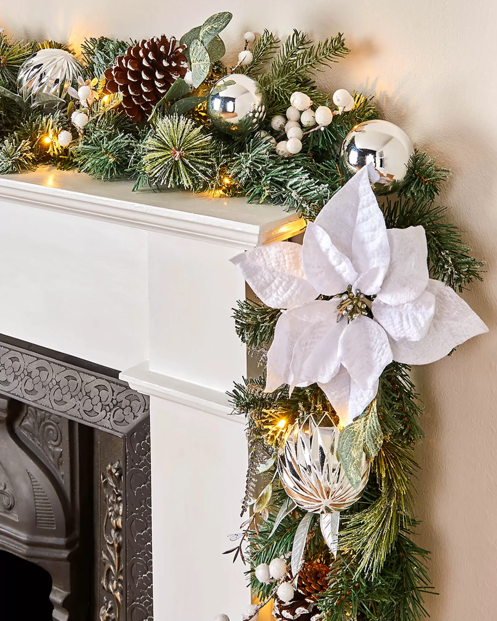 WeRChristmas Decorated Garlands | Pre Lit Garlands^Pre-Lit Decorated Frosted Garland, White/Silver, 9 Ft