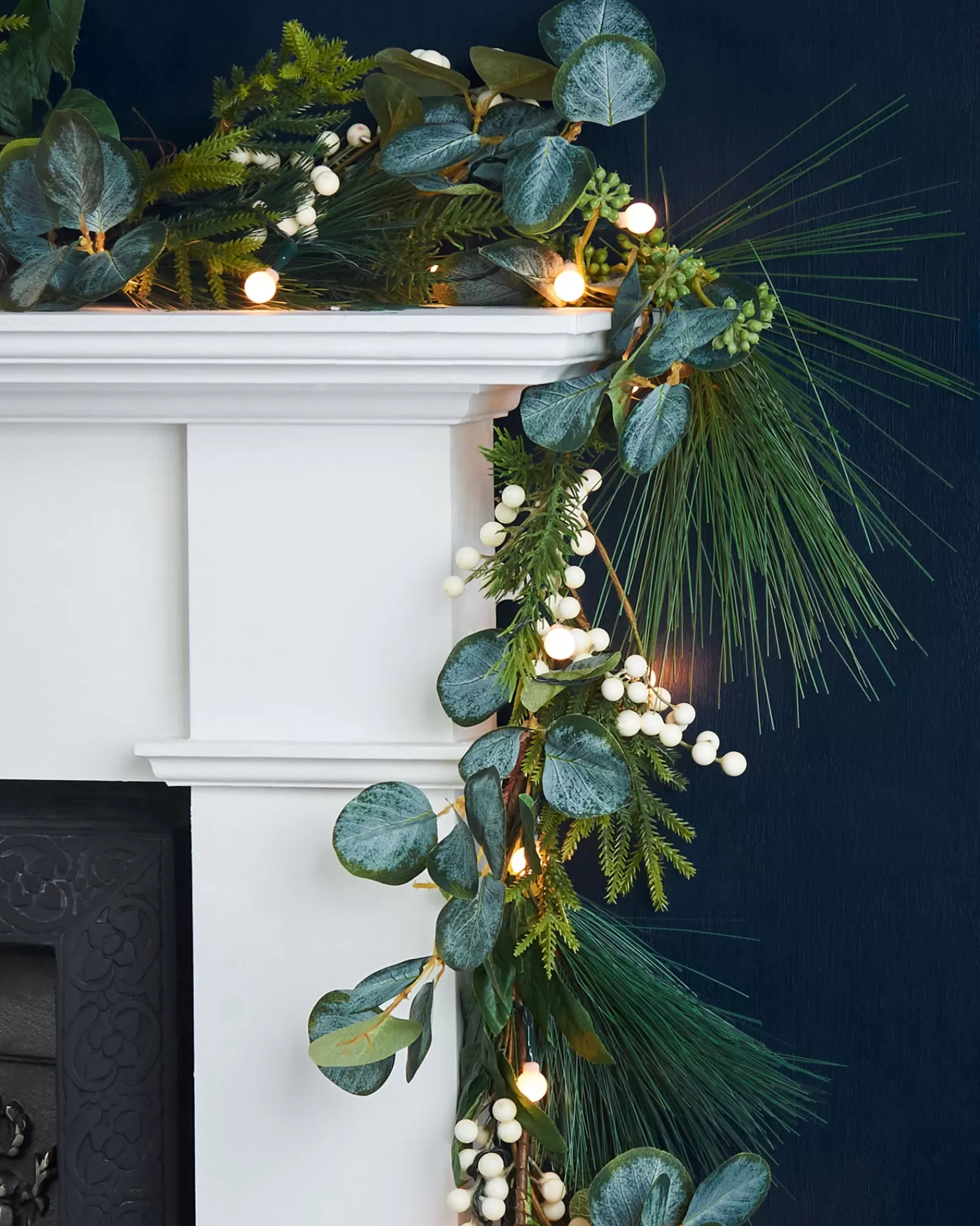 WeRChristmas Plain Garlands | Decorated Garlands^Pre-Lit Decorated Garland, Berries & Eucalyptuses, 9 Ft