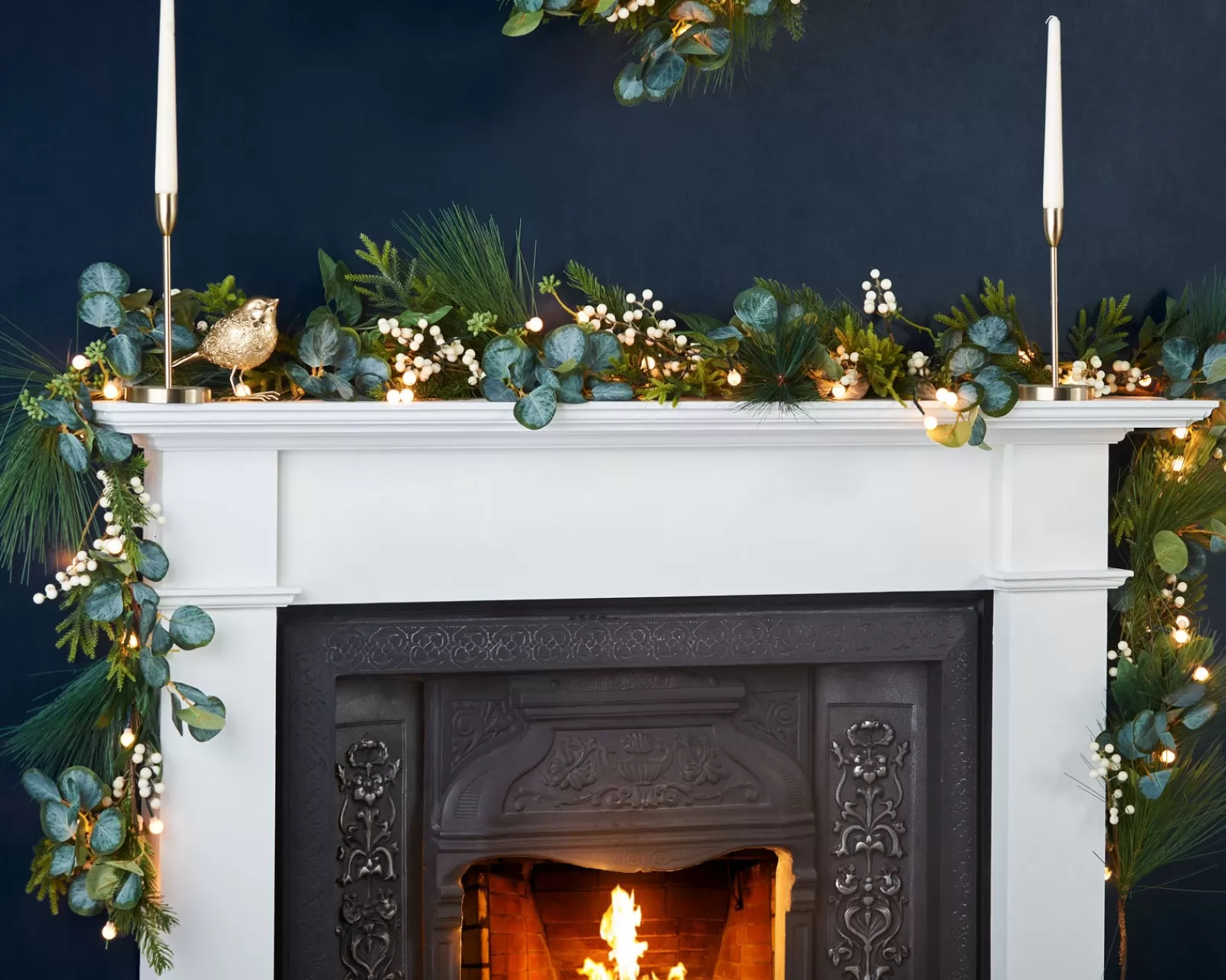 WeRChristmas Plain Garlands | Decorated Garlands^Pre-Lit Decorated Garland, Berries & Eucalyptuses, 9 Ft