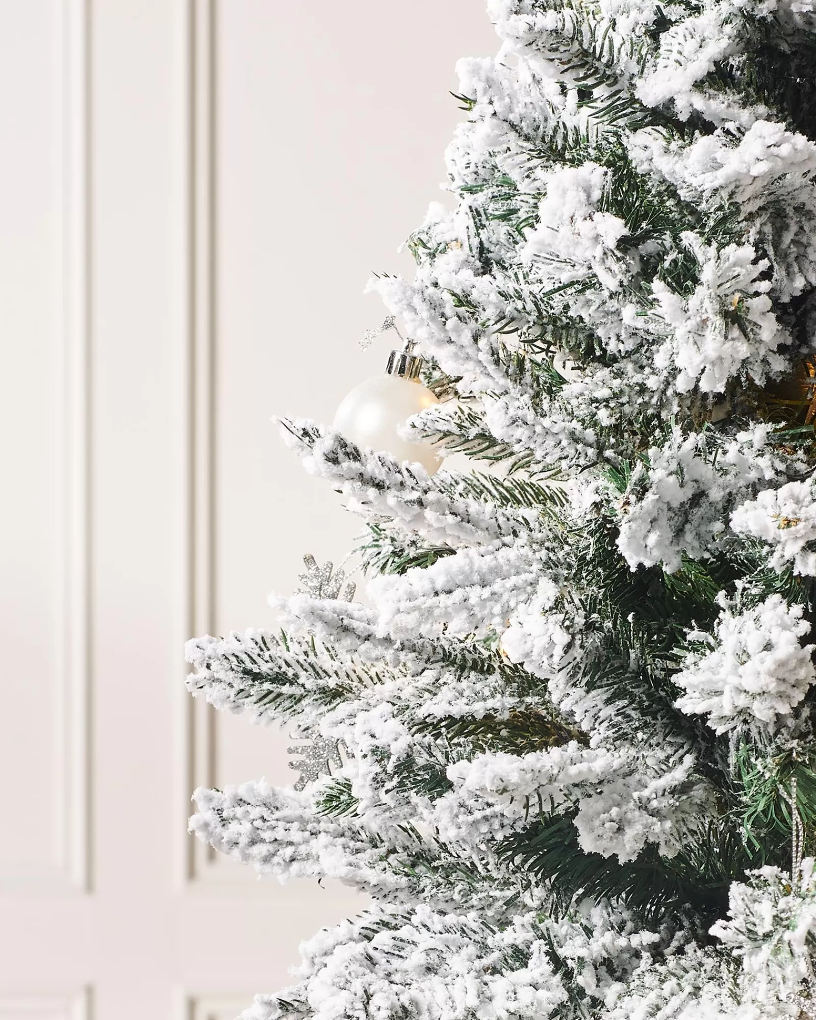 WeRChristmas Budget Christmas Trees | Snow Flocked Christmas Trees^Pre-Lit Decorated Snow Flocked Pop-Up Christmas Tree, 6 Ft