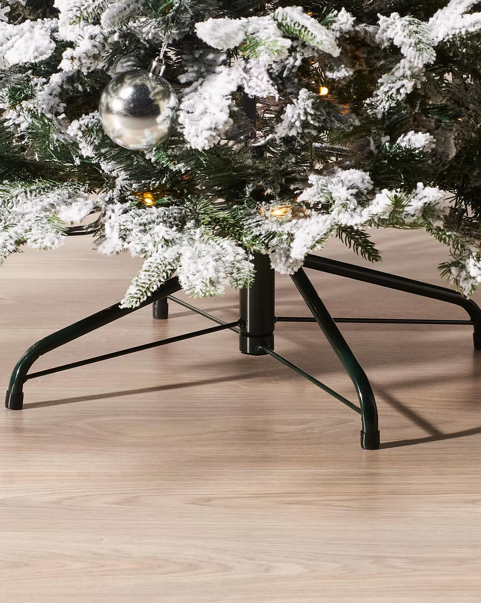 WeRChristmas Budget Christmas Trees | Snow Flocked Christmas Trees^Pre-Lit Decorated Snow Flocked Pop-Up Christmas Tree, 6 Ft