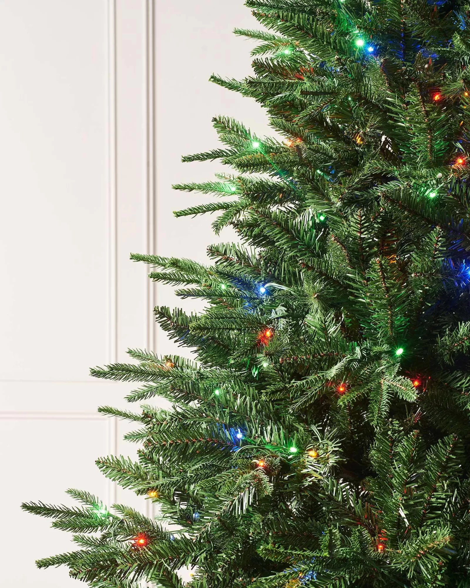 WeRChristmas Premium Christmas Trees | Pre Lit Christmas Trees^Pre-lit Grand Alaskan Fir Christmas Tree, Dual Multi Colour, 7 Ft