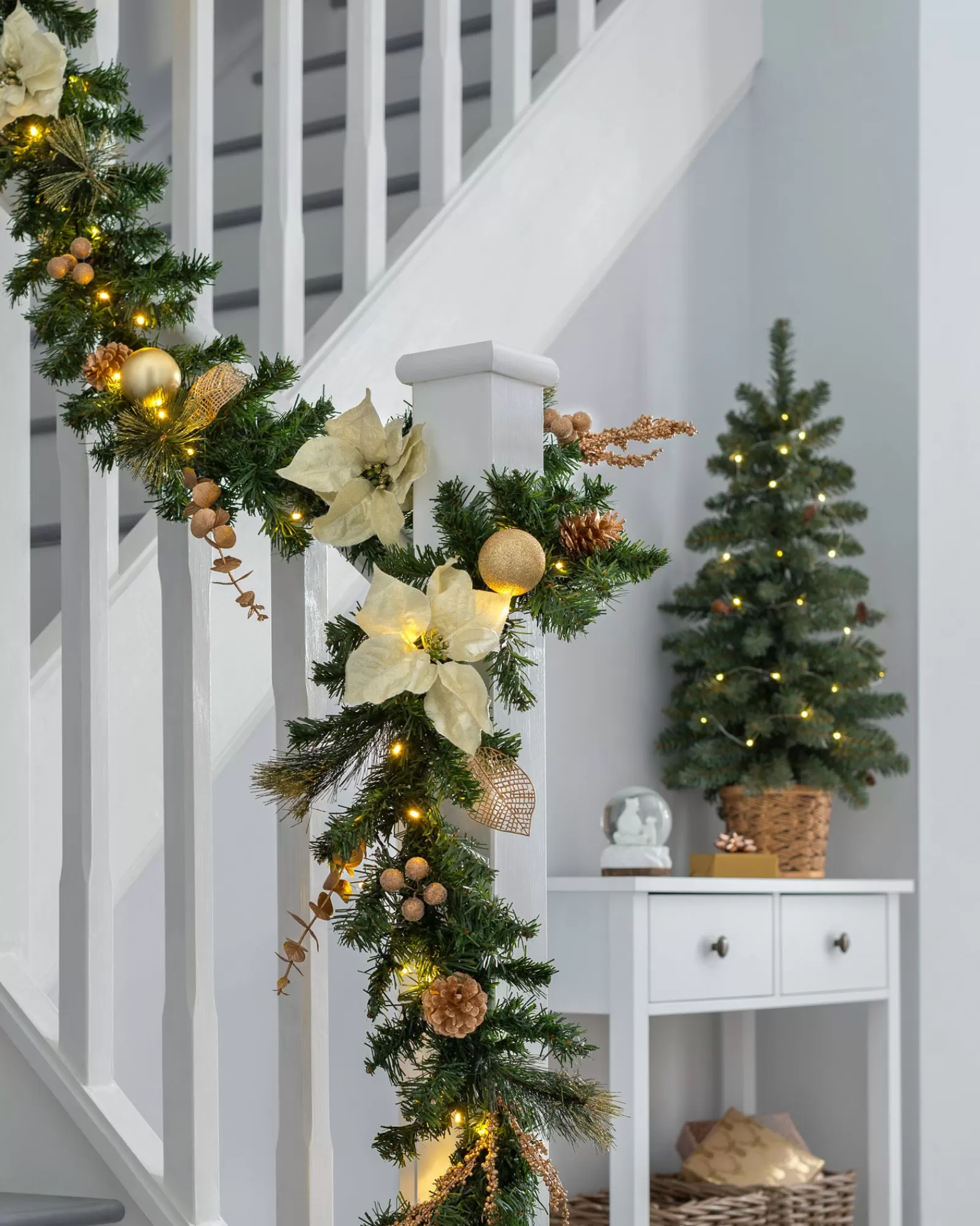 WeRChristmas Decorated Garlands | Pre Lit Garlands^Pre-Lit Multi-Function Decorated Garland, Cream/Gold, 9 Ft
