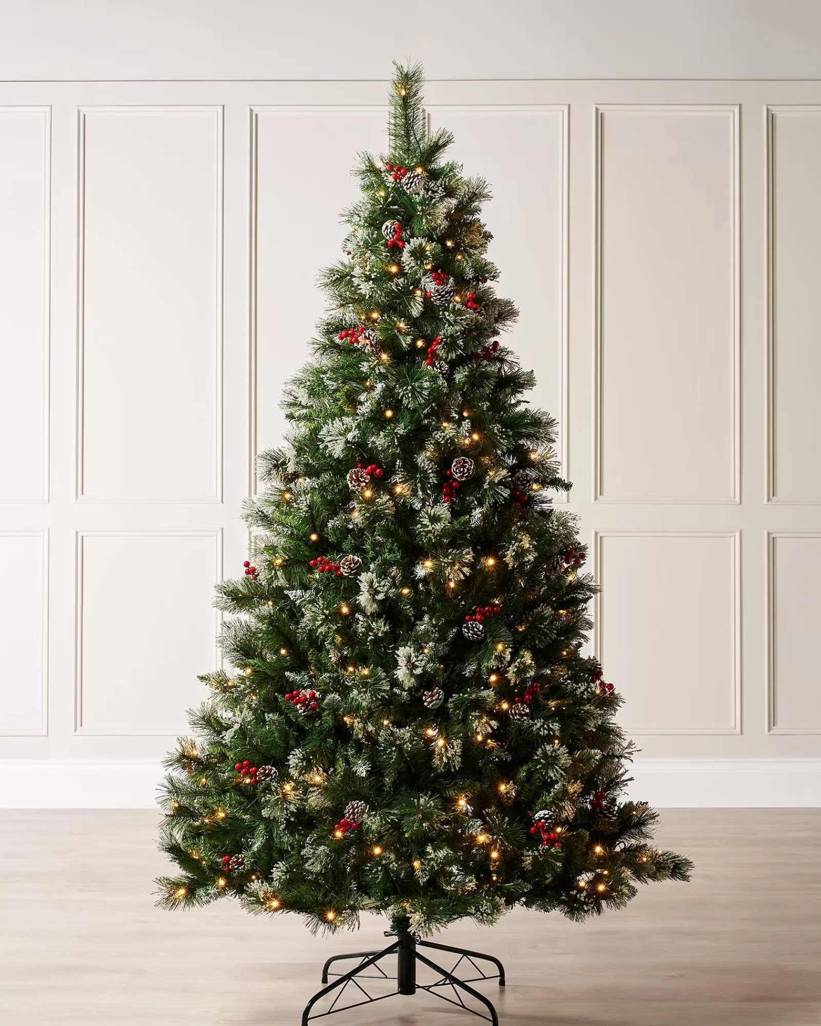 WeRChristmas Snow Flocked Christmas Trees | Pre Lit Christmas Trees^Pre-Lit Victorian Frosted Berries & Pinecones Christmas Tree, 5 Ft