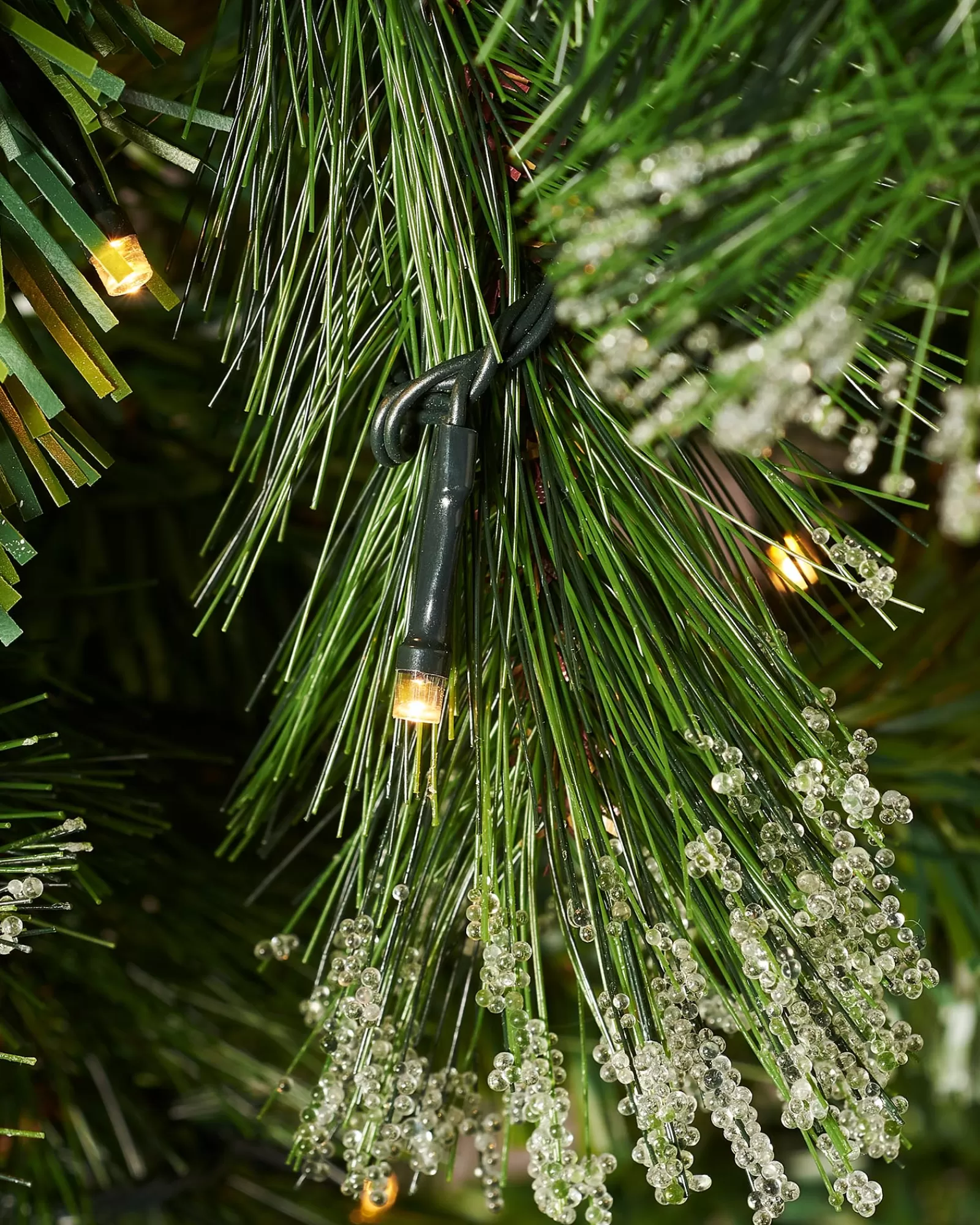 WeRChristmas Snow Flocked Christmas Trees | Pre Lit Christmas Trees^Pre-Lit Victorian Frosted Berries & Pinecones Christmas Tree, 7 Ft
