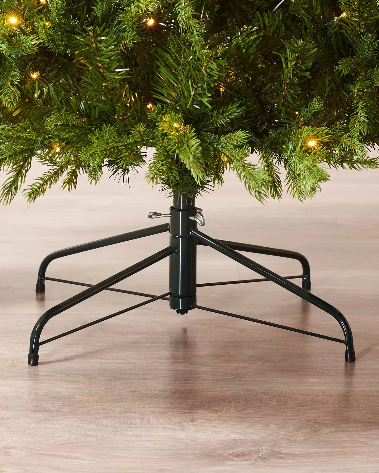 WeRChristmas Premium Christmas Trees | Pre Lit Christmas Trees^Pre-Lit Windsor Fir Christmas Tree, Dual Warm White, 8 Ft