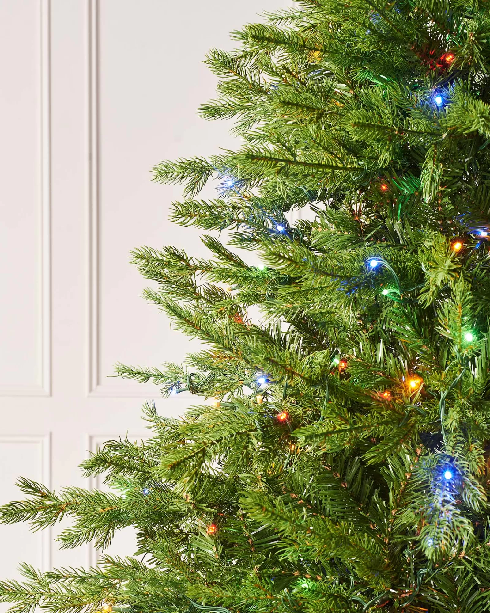 WeRChristmas Premium Christmas Trees | Pre Lit Christmas Trees^Pre-Lit Windsor Fir Christmas Tree, Dual Warm White, 8 Ft