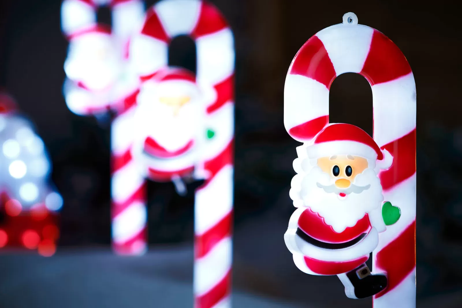 WeRChristmas Pathway Lights^Set Of 3 Candy Cane Pathway Stake Lights, 60 Cm