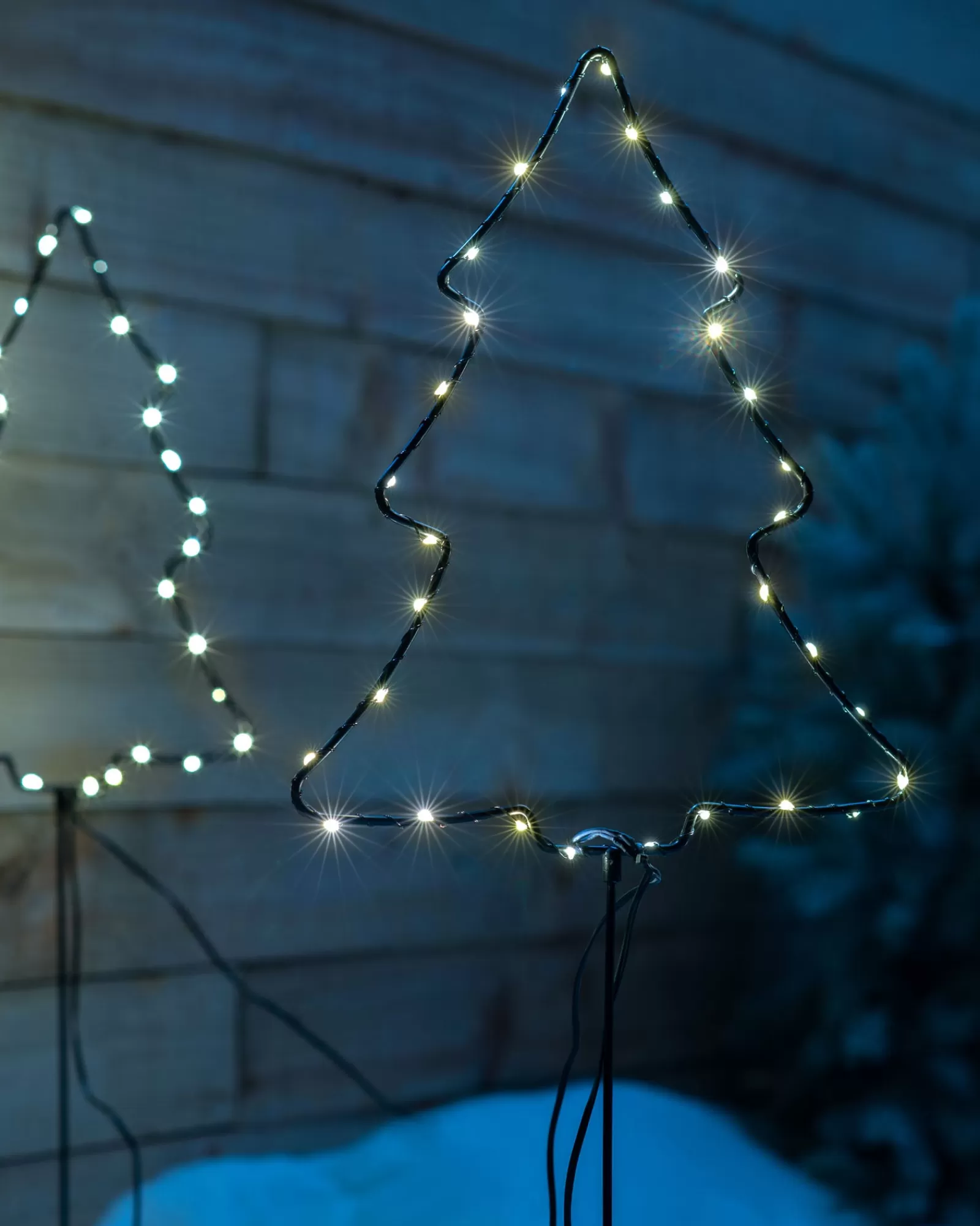 WeRChristmas Pathway Lights^Set Of 4 Christmas Tree Pathway Stake Lights, 70 Cm